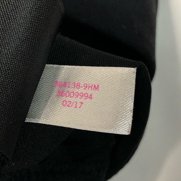 VS PINK black criss cross ultimate sports bra - Picture 6 of 6